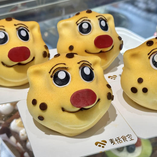 豹警官（约13点做好）凤梨夹心 芒果慕斯 商品图0