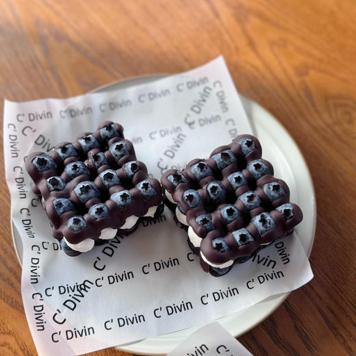 蓝莓草莓车厘子巧克力夹酸奶 商品图2
