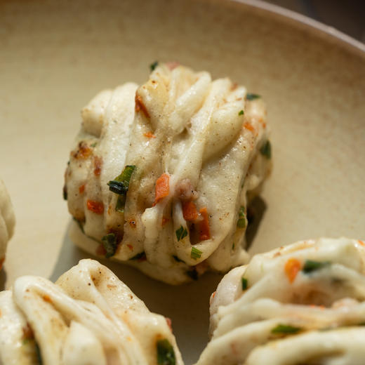 【下单任意规格送一盒香菇午餐肉花卷】千层花卷丨原味/藜麦/菠菜，淡淡椒盐口味，用农场自磨面粉，自制黑猪肉午餐肉，特别添加5%山药泥，层层松软，香气浓郁，一家人的早餐。10只装⭐️顺丰快递 商品图3