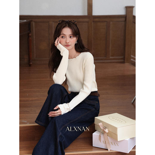 鹿向南「菲林假日」法式长袖针织衫女秋冬修身打底衫燕麦色上衣 商品图1