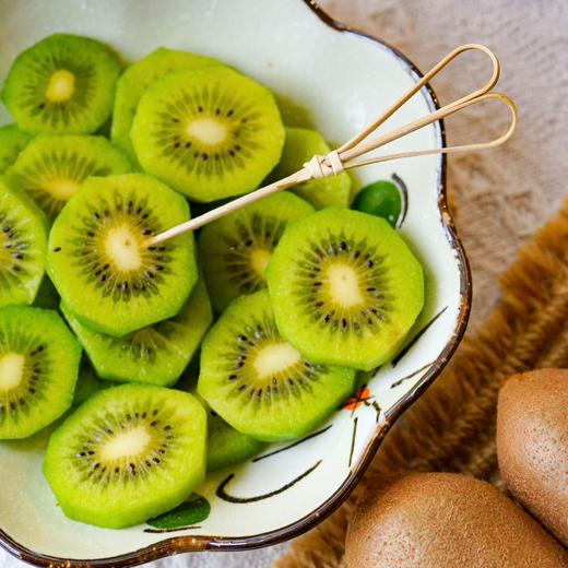 【直接削皮吃的金福猕猴桃】 晚熟高甜果肉细腻、自然水源保护区内 生态种植 放心给孩子孕妇吃的猕猴桃 商品图4