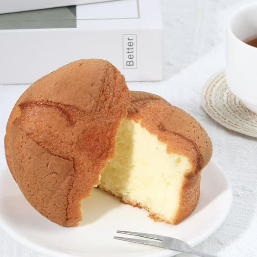 【古早无水蛋糕】
超好吃的蛋糕来啦，不添加一滴水💧鸡蛋和面，鸡蛋含量超过50%，配料表超干净，没有添加剂，吃着超安心❤️ 商品图0