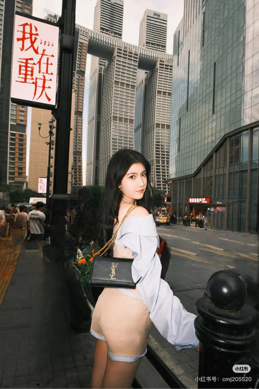 YSL Kate 黑金 鱼子酱牛皮 中号 无流苏款 斜挎包 商品图2