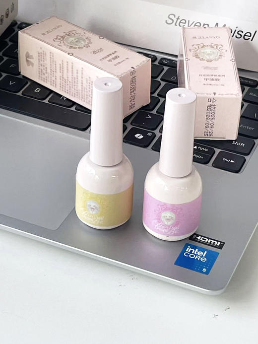 🔥新年焕新甲【岚又·五合一猫眼甲油胶】🔸 单瓶尝鲜装：一杯奶茶钱解锁高级感 🔸 3瓶礼盒装：承包一整个冬天的指尖浪漫 +9.9元秒杀 🉐卸甲片50片，卸甲轻松不伤手！ 商品图3