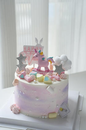 渲染粉紫独角兽