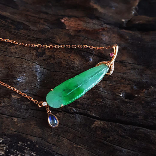 【天然正品】A货翡翠AU750玫瑰金镶钻镶天然糯冰种阳绿羽毛造型翡翠配月光石吊坠项链吊坠：42.7*8.8*2.8MM / 项链：42CM（长度可调节）女士 021225NJM16 商品图2