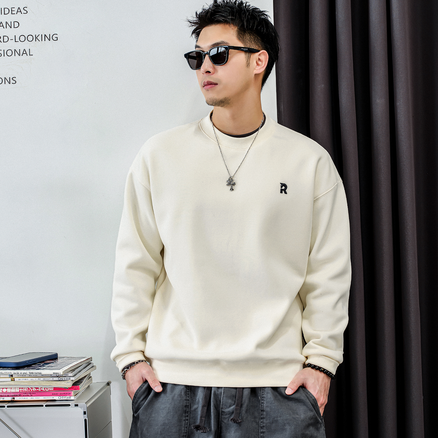 徐太浪【时尚刺绣 休闲风】套头加绒卫衣男秋冬款内搭打底衫上衣