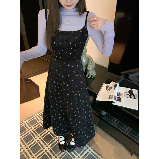 <曾小咸推荐> 现货秒杀！微信超特价！复古黑色碎花吊带连衣裙 日常199.99 立减100 秒杀99.99！紫色打底衫 日常99.99 立减40 秒杀59.99！ 商品图2