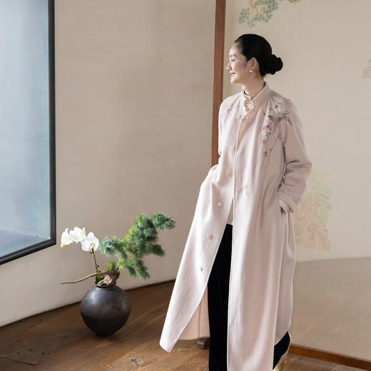 牧衣游原创 绵羊毛混纺手工刺绣毛呢长外套冬季宽松气质大衣 南妗 商品图0