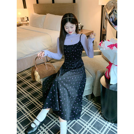 <曾小咸推荐> 现货秒杀！微信超特价！复古黑色碎花吊带连衣裙 日常199.99 立减100 秒杀99.99！紫色打底衫 日常99.99 立减40 秒杀59.99！ 商品图3