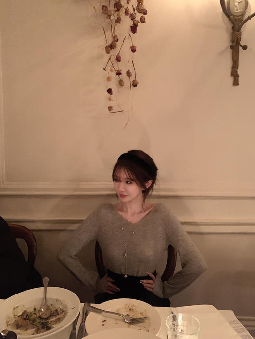 金蘑菇菇 恋爱博物馆 / 中古私服毛衣 后背小心机 约会小毛衣 商品图2