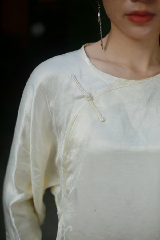 漫物记丝麻斜襟盘扣套头衫MWJ-514 商品图4