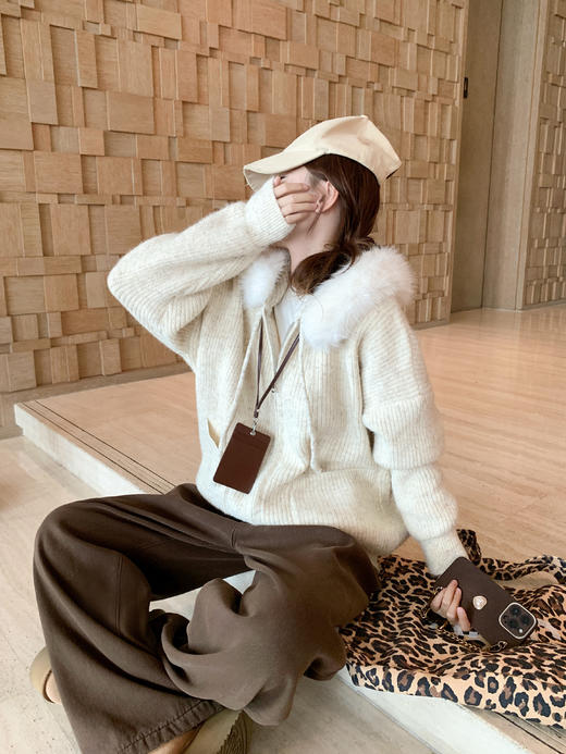 <曾小咸推荐>现货秒杀！微信超特价！毛领拉链连帽毛衣开衫 日常249.99 立减120 秒杀129.99！ 商品图7