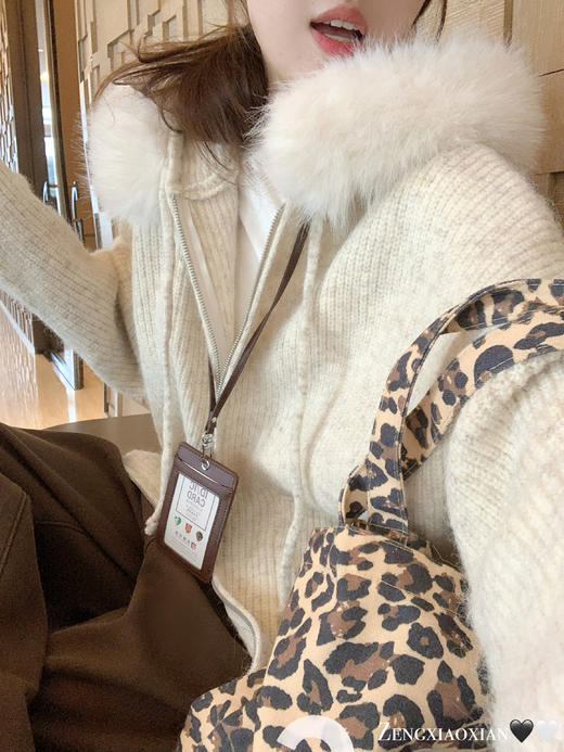 <曾小咸推荐>现货秒杀！微信超特价！毛领拉链连帽毛衣开衫 日常249.99 立减120 秒杀129.99！ 商品图8