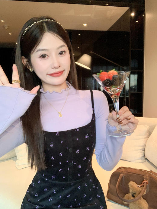 <曾小咸推荐> 现货秒杀！微信超特价！复古黑色碎花吊带连衣裙 日常199.99 立减100 秒杀99.99！紫色打底衫 日常99.99 立减40 秒杀59.99！ 商品图8