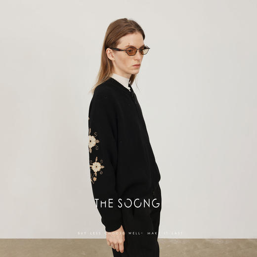 THESOONG"一枝花" 纯羊毛细腻肌理感立体坑条毛衣外套HLMY7239 商品图4
