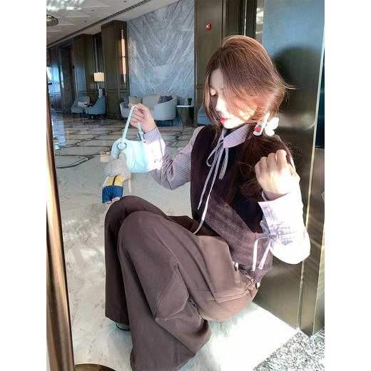 <曾小咸推荐>现货秒杀！微信超特价！复古咖色针织马甲 日常129.99 立减60 秒杀69.99！ 浅粉色衬衫秒杀89.99！ 商品图0