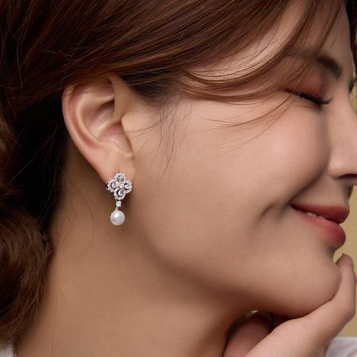 Manreya玛芮雅“星芒四叶”淡水珍珠项链、耳钉|淡水珍珠，铜镀金，锆石 商品图1