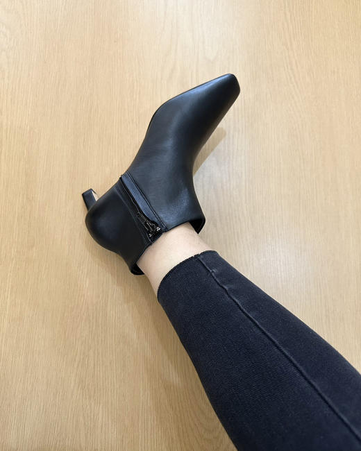 127-4 新款 TR鸭嘴鞋头 小猫跟 全皮 小短靴 稳当跟脚踝靴 商品图2