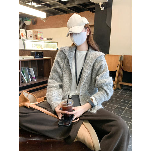 <曾小咸推荐>咖灰色立领宽松毛衣 商品图2