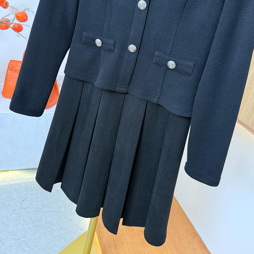 奢姿大码女装2025冬季装饰扣翻领连衣裙胖妹妹小香风假两件百褶裙3254803805 商品图3