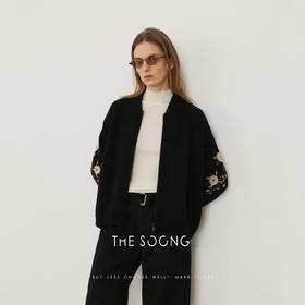 THESOONG"一枝花" 纯羊毛细腻肌理感立体坑条毛衣外套HLMY7239