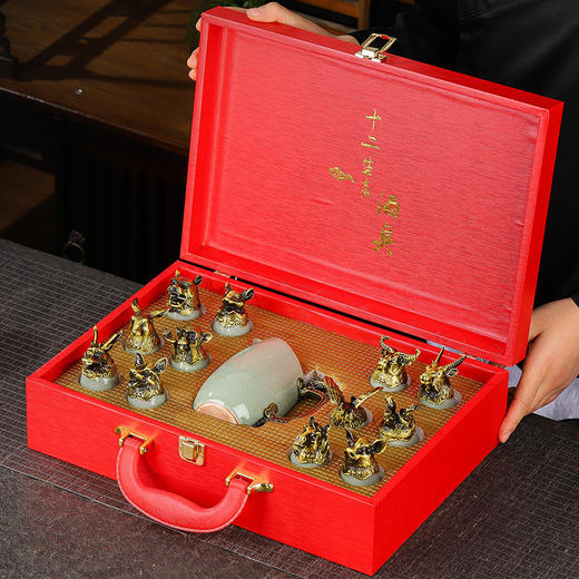 【国风❗️十二生肖高奢酒器茶器礼盒】 陶瓷酒具套装 高奢礼盒包装 十二生肖白酒杯分酒器酒具 商务送礼礼品 商品图3