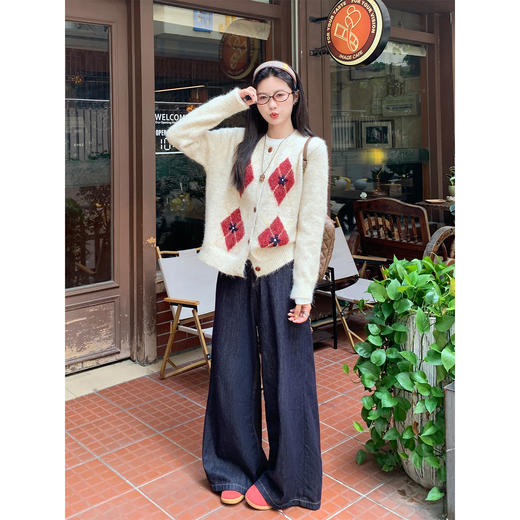 <曾小咸推荐> 现货秒杀！微信超特价！学院风菱格毛衣外套 日常189.99 立减90 秒杀99.99！ 商品图4