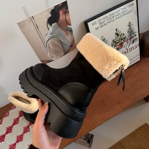 尺码偏小拍大一码！SOSOTATA 冬季加绒厚底马丁靴 软fufu绒感内里触感柔软，7CM鞋跟小个子显腿长 商品图5