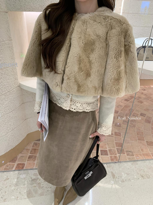 Read Nameless /钩花娃娃领羊毛上衣+獭兔毛米色皮草披肩 2025/12/8 商品图12