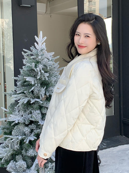 【百图lulu定制】【预售7天发】【黑科技香风棉外套】石墨烯云绒 毛衣领拼接 香风菱形格纹 外套 商品图3