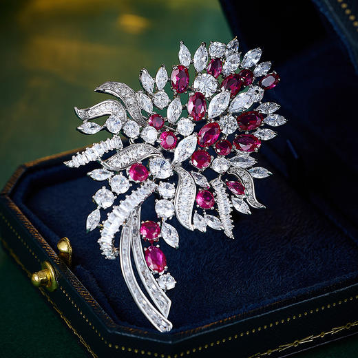 高端轻奢红刚玉锆石紫荆花胸针，奢华大气珠宝款西装外套配饰胸花LY-M-350 商品图0