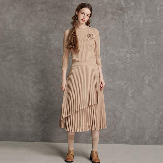 famecoco范可儿不对称百褶半身裙春秋季卡其色裙子女a字遮肚显瘦F185HA003 商品图3