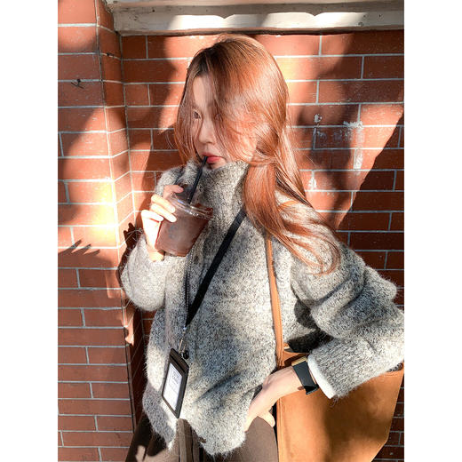 <曾小咸推荐>咖灰色立领宽松毛衣 商品图4