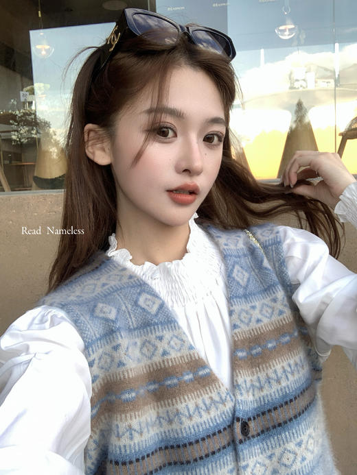 Read Nameless /蓝色花纹绵羊毛马甲+春款法式衬衫 2025/12/8 商品图2