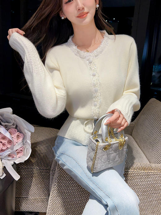 张心子【心动Miu系】圆领精致感抽绳收腰蕾丝拼接上衣 U2512003 商品图14