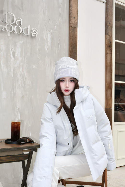 始祖鸟  Andessa女款买菜  羽绒服(MG) 商品图2