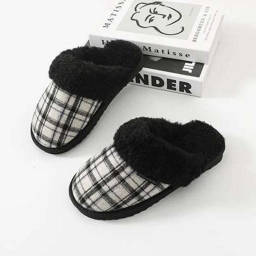 情侣时尚黑白格保暖羊毛混纺毛绒拖鞋 商品图0