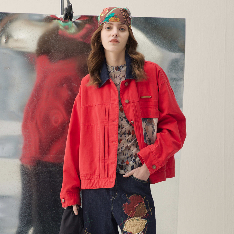 谜底翻领短款羽绒服长袖2026年春季新品时髦保暖夹克女261MY0013