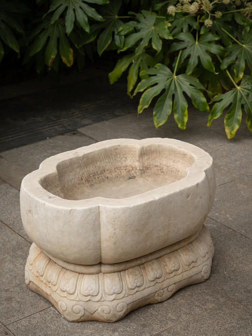 清	汉白玉莲瓣纹海棠形赏盆 商品图3