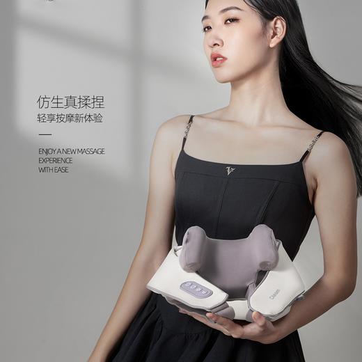 疯抢中！！【支持15天免费试用】【英国Cilaisen肩颈按摩仪】两档热敷 5D仿人手真揉捏 背带式佩戴设计 可拆洗更卫生 小巧轻便（精美礼盒装） 商品图3