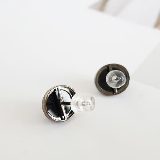 【天然正品】A货翡翠AU750白金镶天然细腻墨绿色糯冰种蛋面墨翠耳钉16.0*11.2*9.8MM（皆取最大值）女士251125NJS23 商品图6