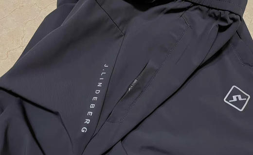 原单正品 J.LINDEBERG金林德伯格深灰色商务休闲长裤。换季断码特价,
只有2XL 3XL 码
全新带吊牌，特价出，无质量问题不退不换，介意勿拍 商品图2