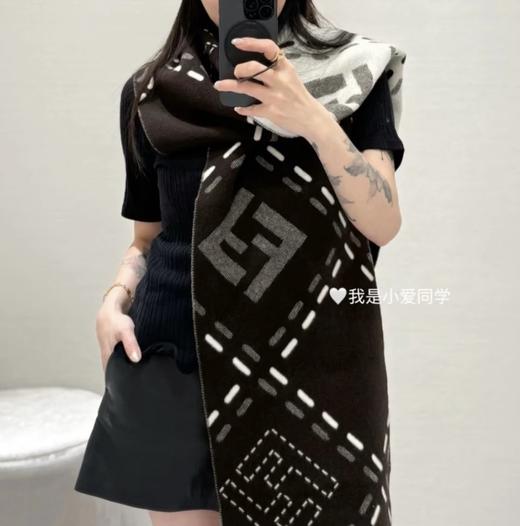 福利款   FF虚线双面提花围巾   重磅 手感超好   双面异色羊毛围巾  自带清冷贵气 商品图2