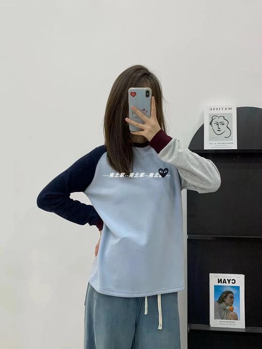 D120856日系休闲风拼色插肩袖德绒膨胀卫衣 商品图8