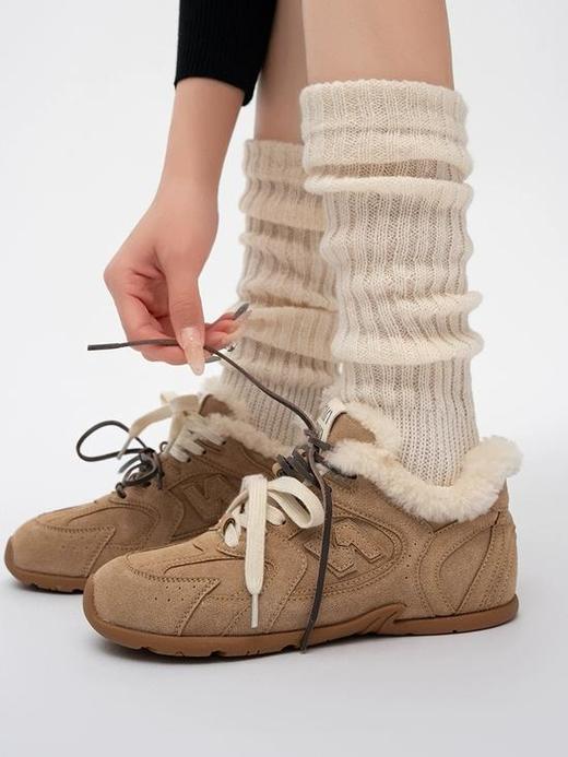 【首发立减10元】2025新款秋冬女款平底德训鞋 羊毛内里加绒 保暖百搭美拉德秋冬休闲鞋通勤运动两不误【鸳鸯鞋带】 商品图12