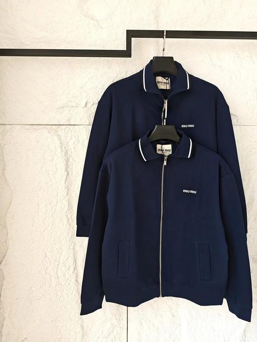 D120803珠地徽标字母Logo刺绣海军蓝夹克外套 商品图2