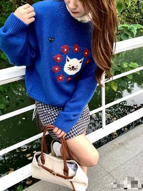 D120835新款时尚俏皮卡通小花图案宝蓝色圆领针织毛衣