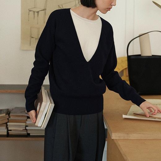 【精致美学穿搭❗️撞色假两件长袖针织衫】时髦小仙女🔥V领拼色假两件，早秋独特慵懒风高级感毛衣，长袖针织外套内搭上衣L 商品图1