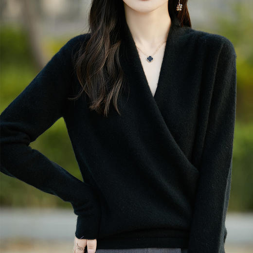 丁摩 秋冬100%羊毛衫女交叉领毛衣打底衫Y2442080 商品图3